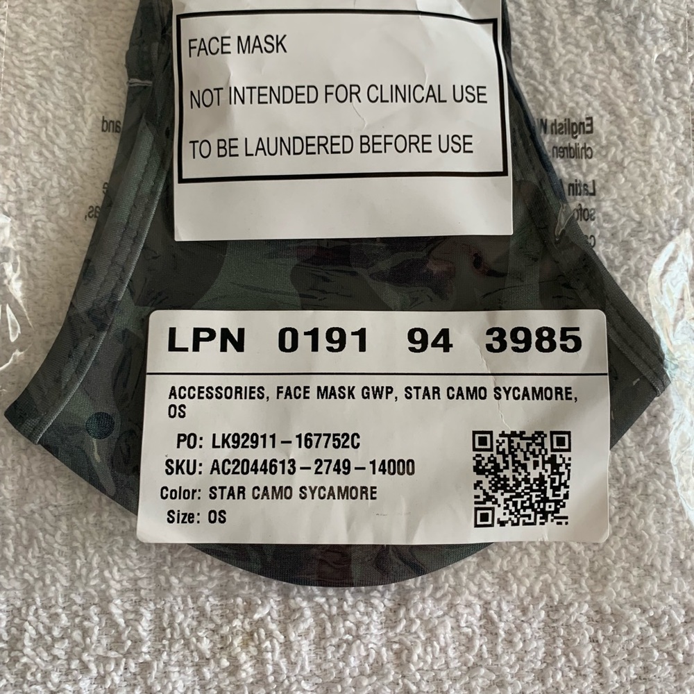 Fabletics Adult Face Mask - Picture 4 of 9